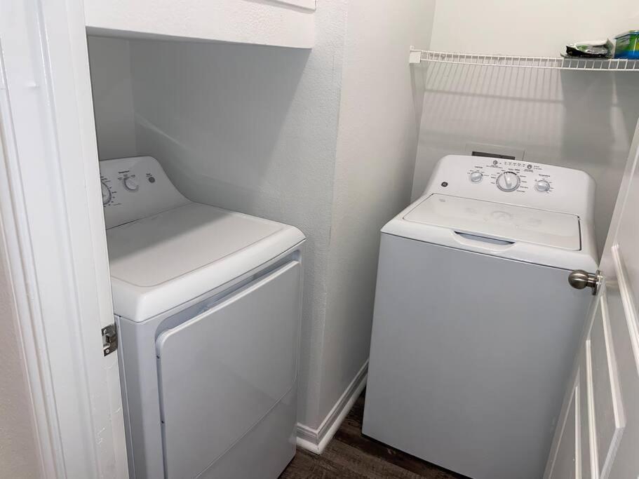 Your Warm Spacious Unit With Pool - Medical Center Houston Ngoại thất bức ảnh
