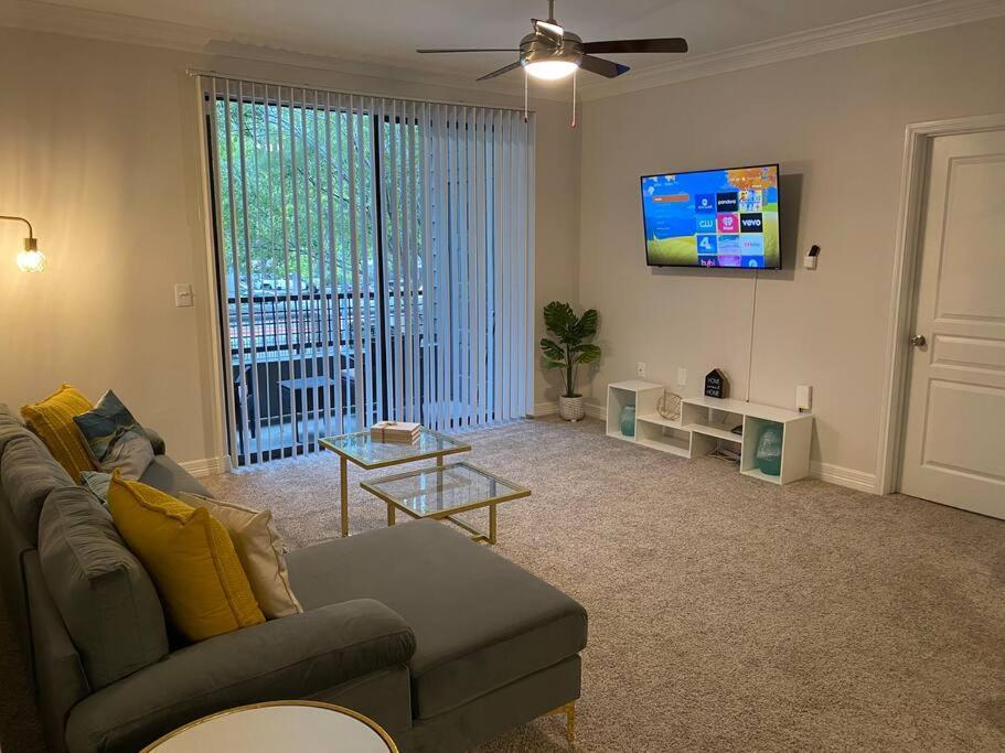 Your Warm Spacious Unit With Pool - Medical Center Houston Ngoại thất bức ảnh