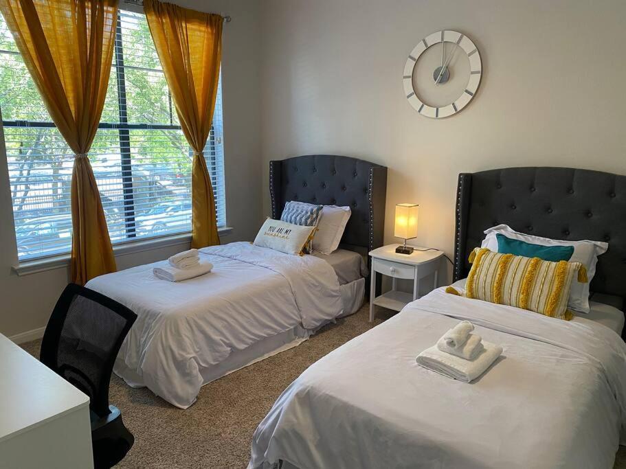 Your Warm Spacious Unit With Pool - Medical Center Houston Ngoại thất bức ảnh